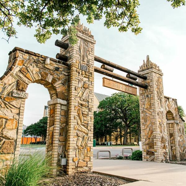 Side shot of Southwestern Adventist University Mizpah Gate