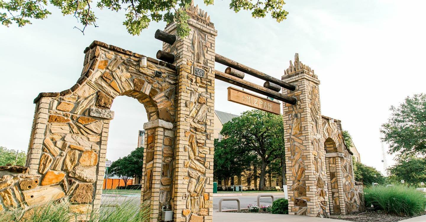 Side shot of Southwestern Adventist University Mizpah Gate